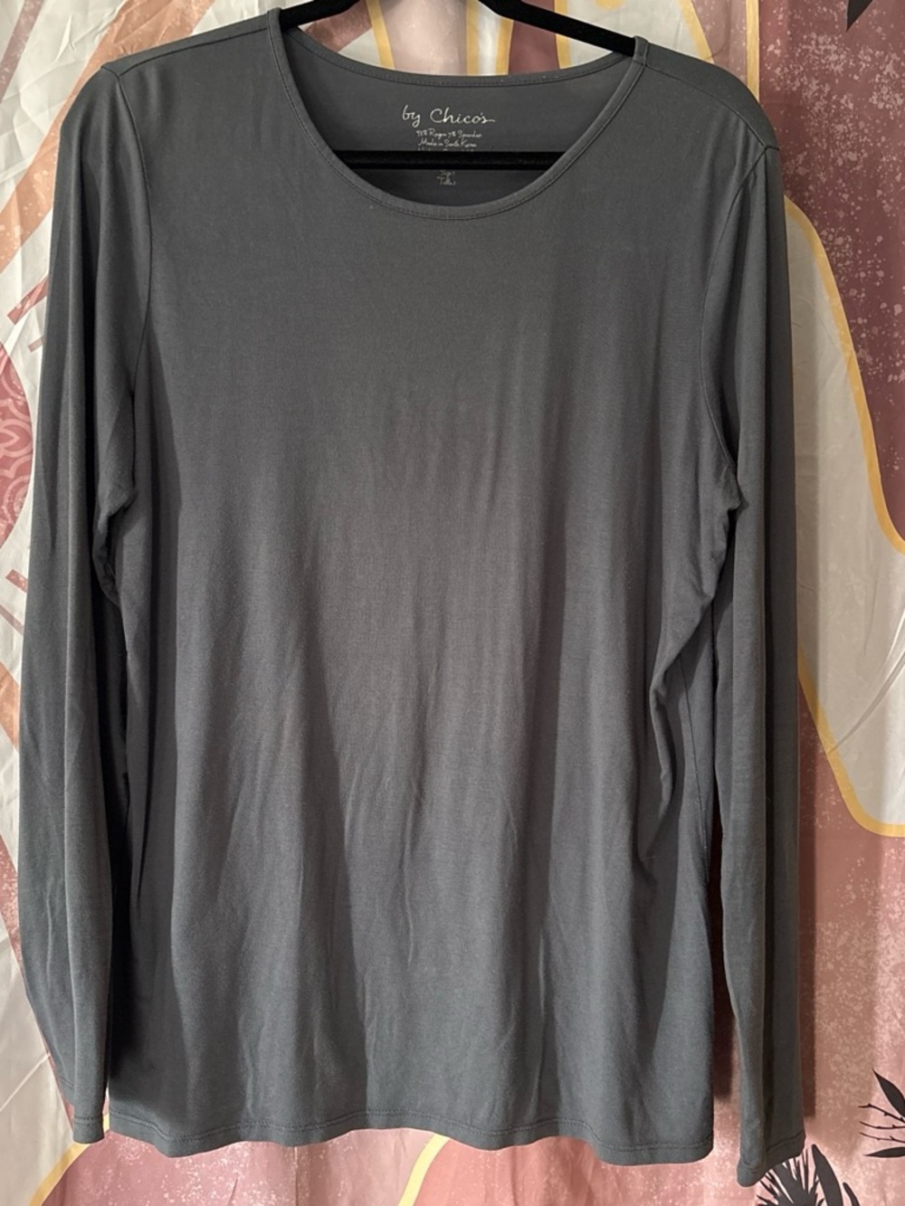 Chico's Women's size 1 Long-Sleeve Crewneck Tee - Charcoal Gray staple piece.
